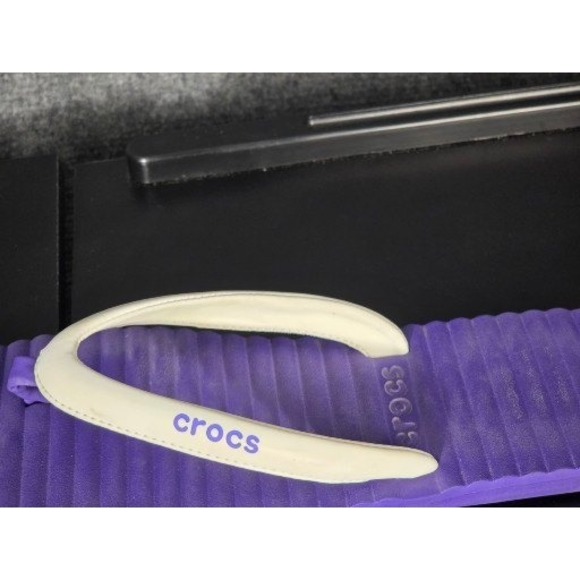 Crocs Purple‎ White Flip Flops Thong Sandals Women Sz 10 Comfort Casual Beach - Picture 6 of 7